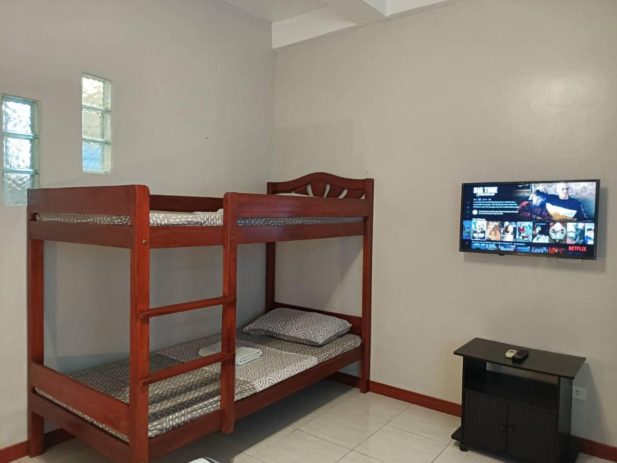 Villa Skanderbeg Guest House Puerto Princesa Exterior photo