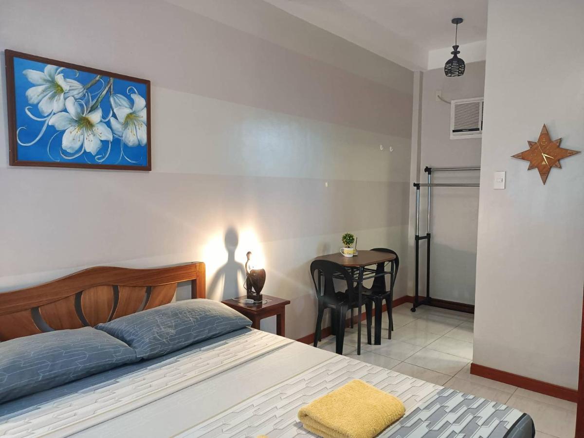 Villa Skanderbeg Guest House Puerto Princesa Exterior photo