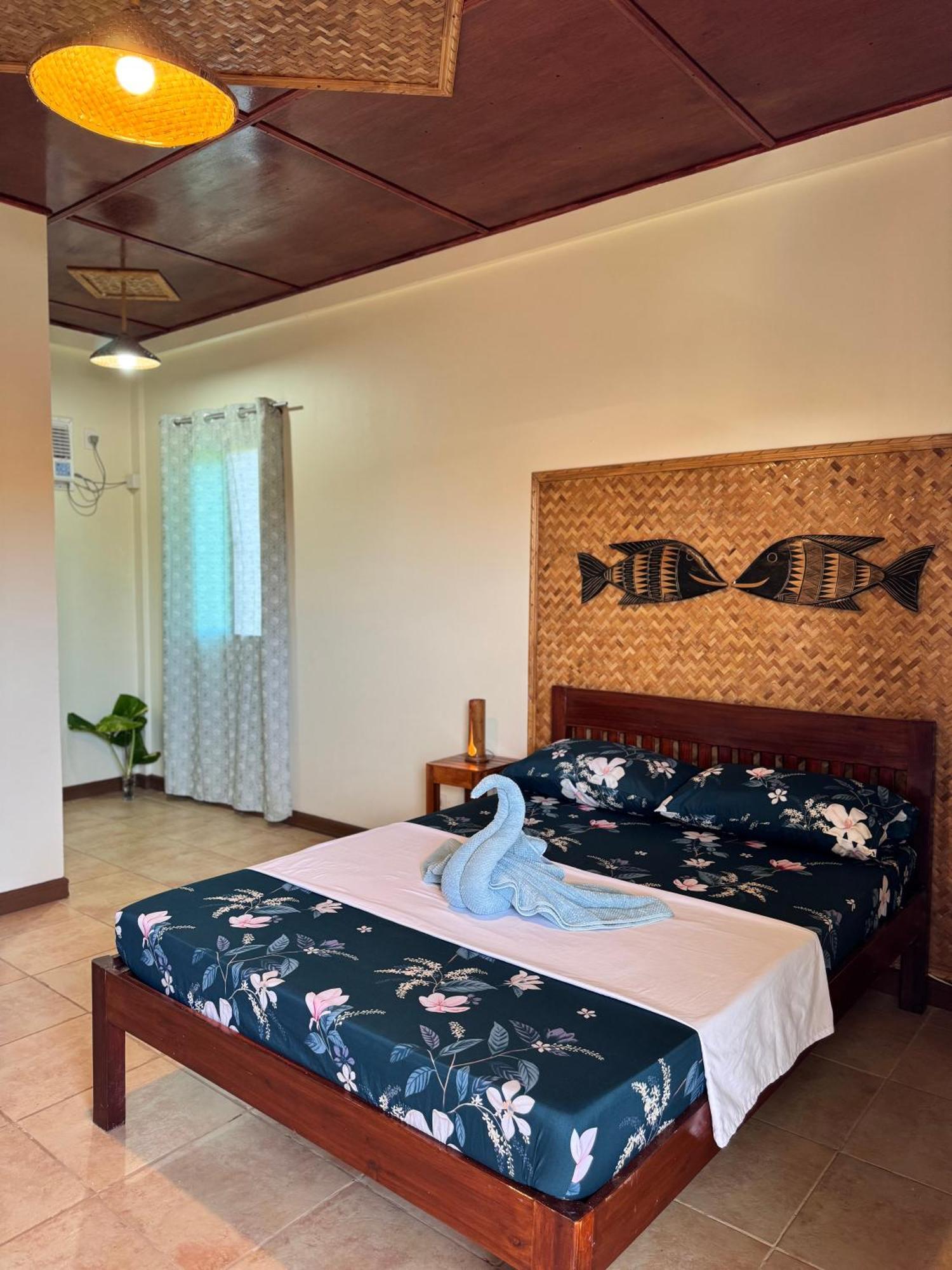 Villa Skanderbeg Guest House Puerto Princesa Exterior photo