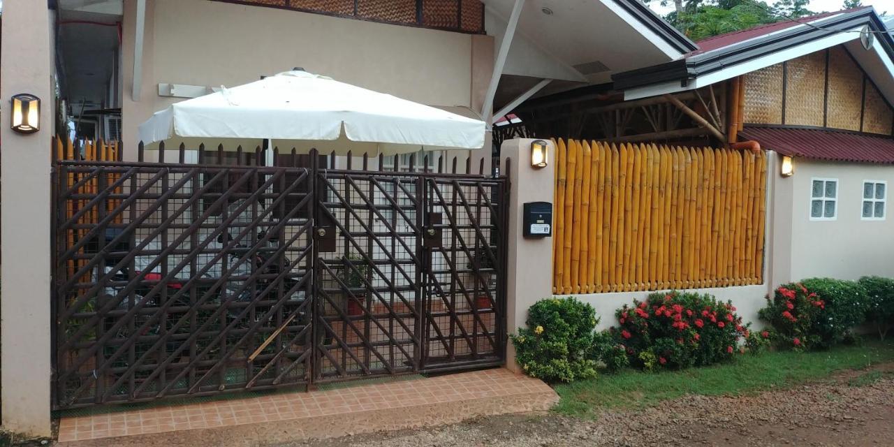 Villa Skanderbeg Guest House Puerto Princesa Exterior photo