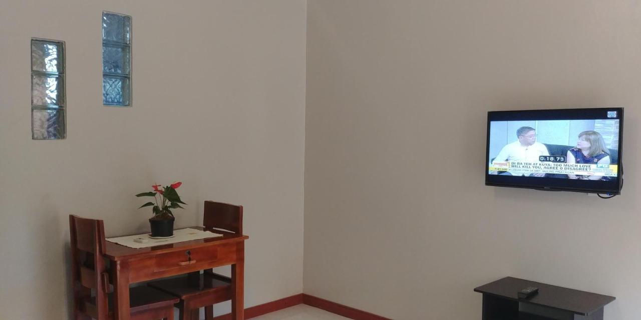 Villa Skanderbeg Guest House Puerto Princesa Room photo