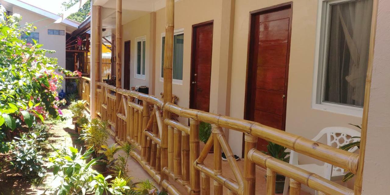 Villa Skanderbeg Guest House Puerto Princesa Exterior photo