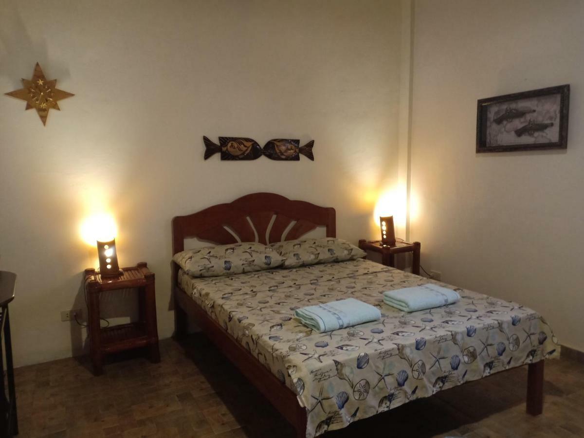 Villa Skanderbeg Guest House Puerto Princesa Exterior photo